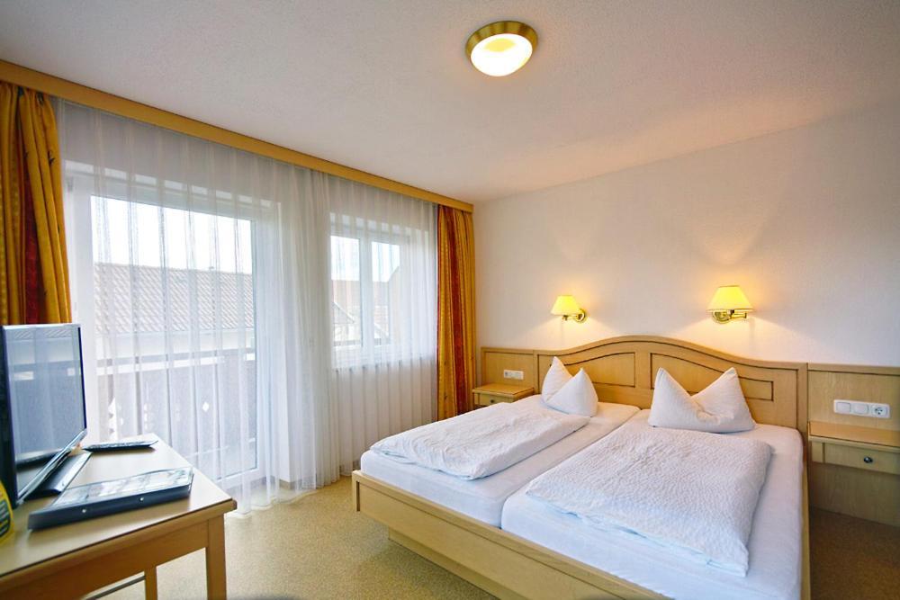 Gasthof "Zum Strauss" Wildsteig Dış mekan fotoğraf